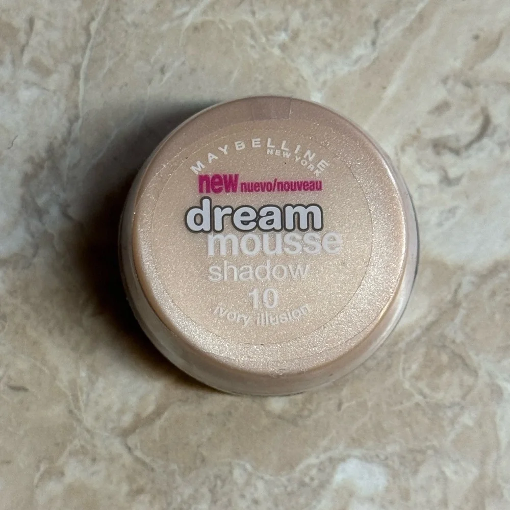 Maybelline Dream Mousse Shadow 10 Ivory Illusion Eyeshadow New Sealed .12oz 3.5g